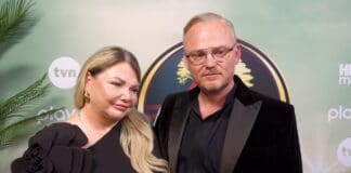 K. Niezgoda i P. Markiewicz, podróżnicy, z bagażem w Afryce