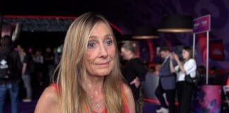 Beata Pawlikowska, podróżniczka, przygotowująca domowy posiłek