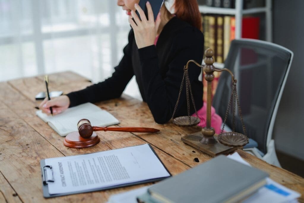 bronić sprawiedliwości