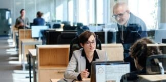 Nagły wydatek za granicą? Sprawdzamy, jak przesłać pieniądze w sytuacji awaryjnej