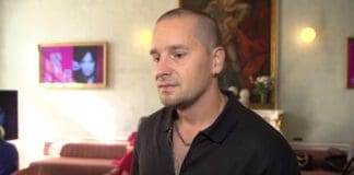 Krzysztof Zalewski, piosenkarz, podczas trasy koncertowej