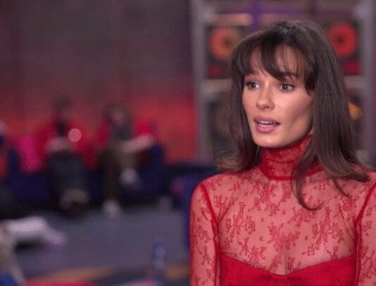 Natalia Szroeder: Uwielbiam świąteczny czas, dlatego już teraz ubieram choinkę. Sylwestra w tym roku spędzam w prywatnym gronie Godzinnik