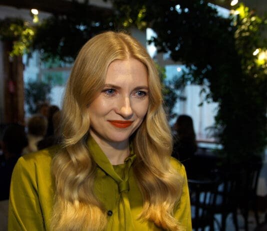 Karolina Chapko: Nie jestem wielką fanką celebrowania świąt w tradycyjny sposób. U mnie prezenty będą nie pod choinką, ale pod palmą Godzinnik