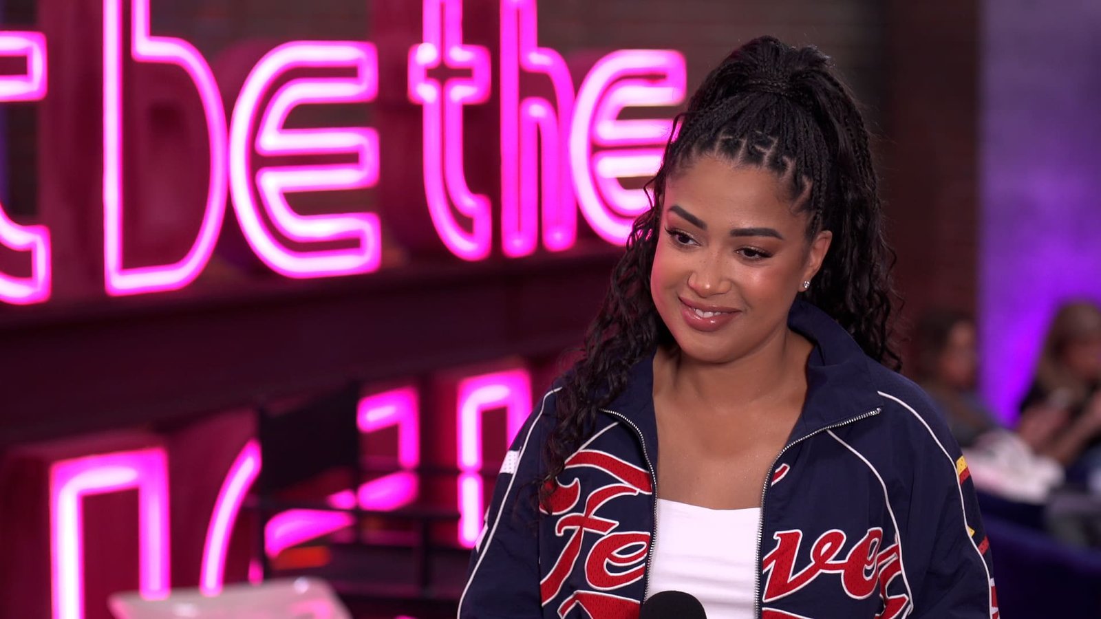 Patricia Kazadi: W tym roku w świątecznych dekoracjach stawiam na złoto i biel. Zamierzam kupić ozdoby z outletów, bo mają historię i wspieram recykling