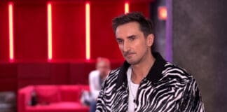 Sebastian Karpiel-Bułecka, juror „Must Be the Music”, na scenie