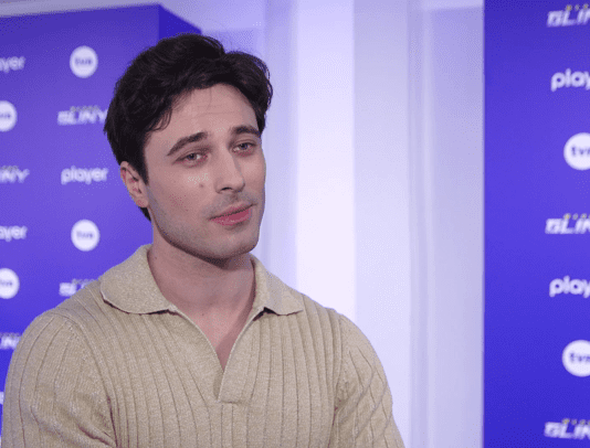 Marcel Opaliński: Na planie „Młodych glin” podczas zakuwania przestępcy w kajdanki bałem się, że zrobię mu krzywdę. Za każdym razem cierpiałem, jak musiałem kogoś aresztować Godzinnik