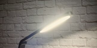 Designerskie lampy idealne do nowoczesnych wnętrz. Na które warto zwrócić uwagę?