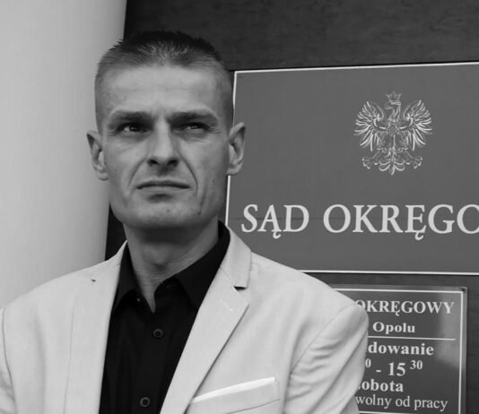 Zniknęła i nikt nie reagował. Makabryczne odkrycie w mieszkaniu chrzestnej Komendy Godzinnik