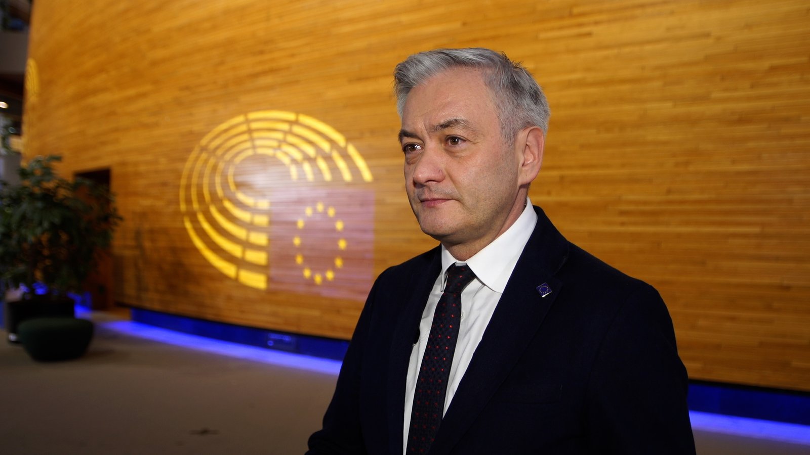 Europosłowie chcą bardziej asertywnej postawy UE w relacjach handlowych z USA. Konieczne zwiększanie autonomii Europy