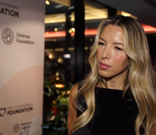 Ewa Chodakowska: Nie czuję, że potrzebuję poprawek i ulepszeń w mediach społecznościowych. Po prostu lubię i akceptuję siebie Godzinnik