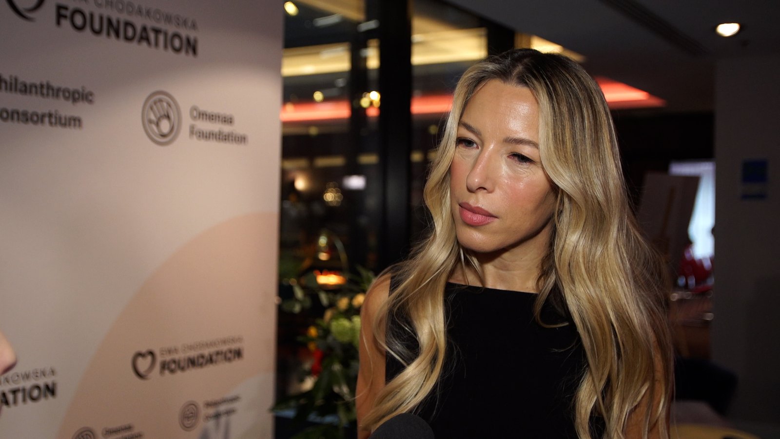 Ewa Chodakowska: Nie czuję, że potrzebuję poprawek i ulepszeń w mediach społecznościowych. Po prostu lubię i akceptuję siebie