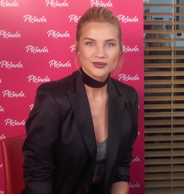 Karolina Gilon: wiek, dziecko, narzeczony i kariera karolina gilon Karolina Gilon, polska prezenterka telewizyjna i modelka, na zdjęciu z 2016 roku