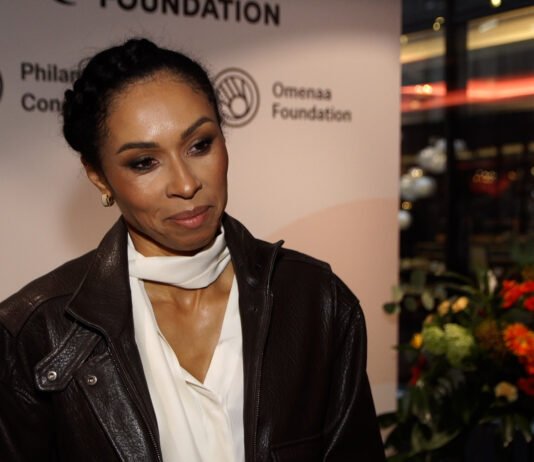 Omenaa Mensah: W domu trzeba jasno pokazywać, co jest zdrowe i dobre. Aby odciągnąć syna od smartfona, proponujemy mu wspólne wyjście na siłownię Godzinnik