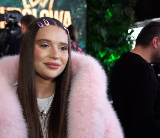 Nicol Pniewska: Przez długi czas szukałam siebie w muzyce i teraz wiem, że chcę się skupić na rapie. Nowy teledysk robimy przy pomocy AI Godzinnik