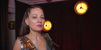 Marika: Przyszliśmy z naręczem butli do oddania, ale niestety butelkomat nie mógł ich przyjąć. Zdarza się, że urządzenia są przepełnione albo mają awarię Godzinnik