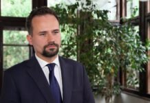 Opera „Così fan tutte” zadebiutowała w Warszawskiej Operze Kameralnej. To pełna melancholii komedia o miłości