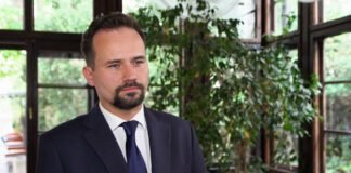 Opera „Così fan tutte” zadebiutowała w Warszawskiej Operze Kameralnej. To pełna melancholii komedia o miłości Godzinnik