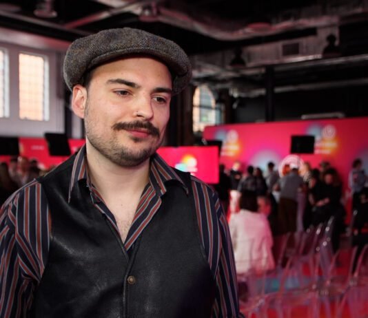 Wiktor Dyduła: Współpraca z Kasią Sienkiewicz była taka „swojska”, jakbyśmy się znali już bardzo długo. Od razu wiedzieliśmy, jakie emocje chcemy przekazać Godzinnik