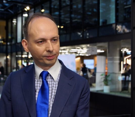 Z polskiego rynku pracy ubywa co roku 200 tys. osób. Tę lukę mogą częściowo wypełnić osoby z niepełnosprawnościami Godzinnik