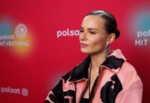 Natalia Szroeder: Trudne jest śpiewanie utworów, które dużo znaczą dla Polaków. Ja wyznaję zasadę, że doskonałych rzeczy nie trzeba zmieniać
