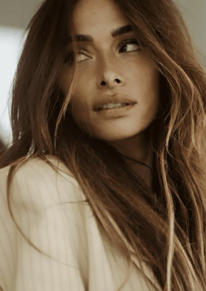Sarah Shahi – wiek, kariera i filmy. Kim jest gwiazda „Sex/Life”? sarah shahi sarah shahi