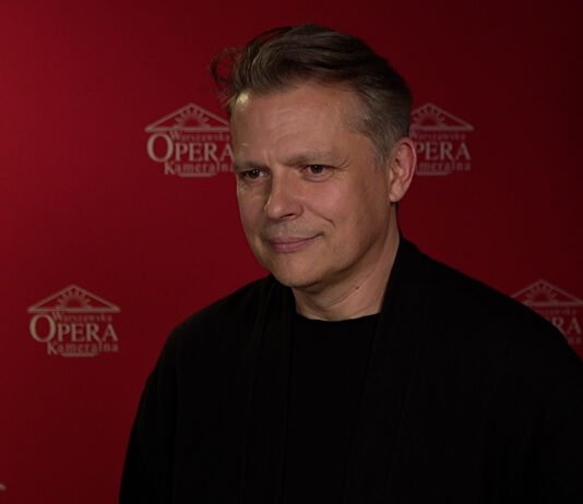 Jakub Przebindowski: Problemy środowiska teatralnego i proces tworzenia spektakli nie zmieniają się od wieków. Sztuka często przegrywa z finansami Godzinnik