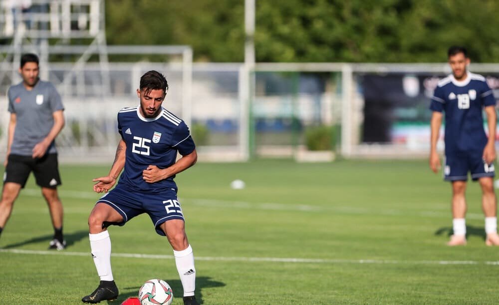 Allahyar Sayyadmanesh: kim jest piłkarz Lecha Poznań, wiek i kariera allahyar sayyadmanesh Allahyar Sayyadmanesh podczas swojego pierwszego treningu z reprezentacją Iranu w czerwcu 2019 roku