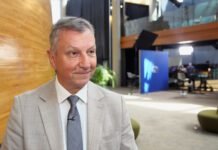 Andrzej Halicki w te wakacje rusza w teren z własną maszyną do popcornu. Znajdzie też czas na nurkowanie w Bałtyku