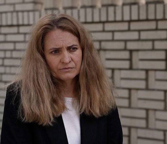 Rosyjskie ataki utrudniają dostęp do opieki medycznej w Ukrainie. Mobilne kliniki niosą ratunek na froncie Godzinnik