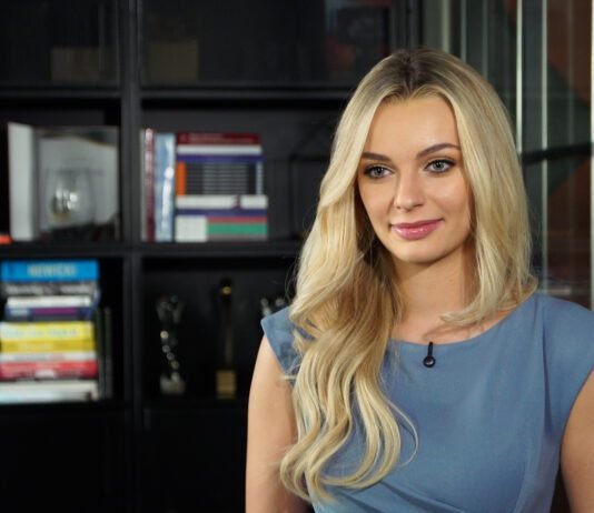 Karolina Bielawska będzie jurorką podczas 75. edycji konkursu Miss World w Wietnamie. Przyjrzy się projektom charytatywnym uczestniczek Godzinnik