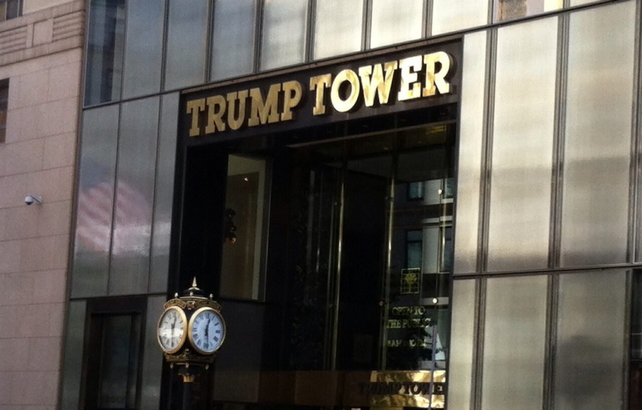 Ile lat ma Donald Trump? Wiek, wzrost, majątek i kariera (2026) ile lat ma donald trump Trump Tower przy Piątej Alei w Nowym Jorku