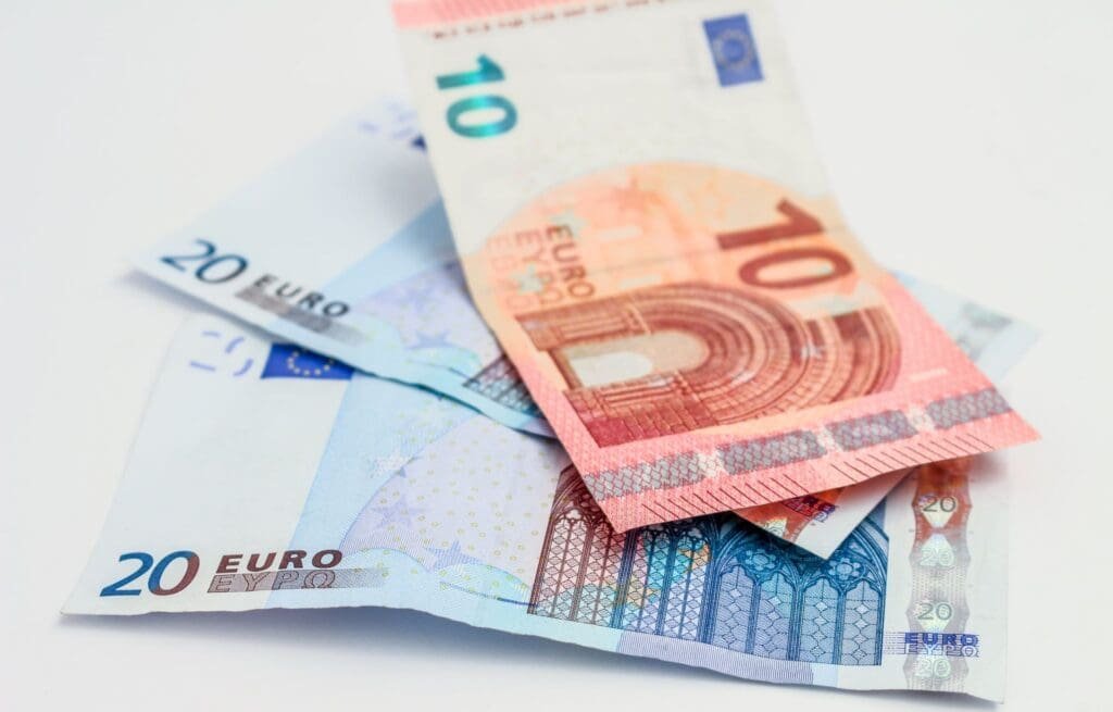 Maria Skłodowska-Curie o krok od banknotu 20 euro. Głosowanie kończy się dziś