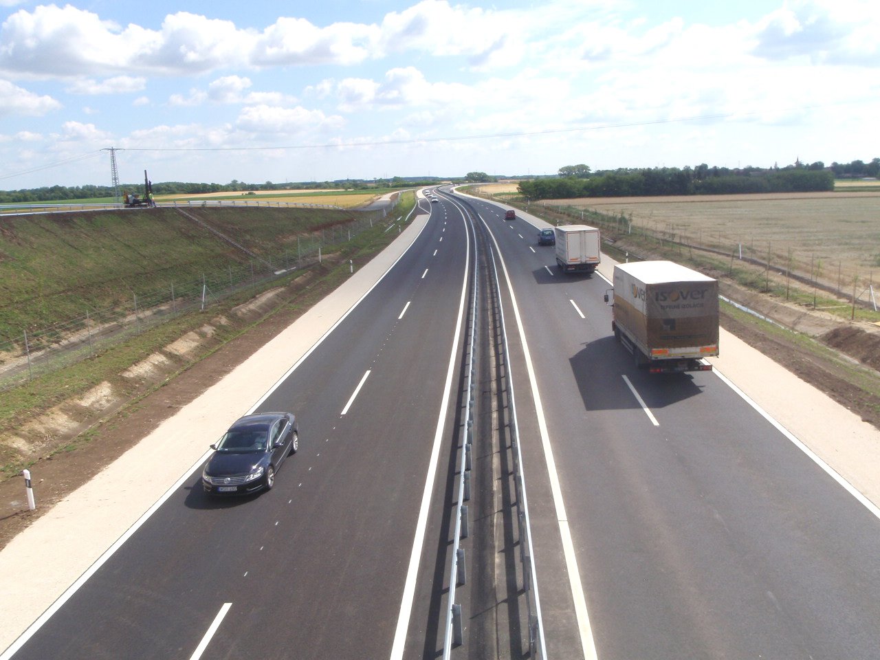 Kolejny wypadek polskiego autokaru na Węgrzech. Zaczęło się od zderzenia z owcą, w pojazd uderzyła ciężarówka
