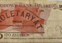 Polskie banknoty złotowe rozłożone na stole, zdjęcie ilustracyjne