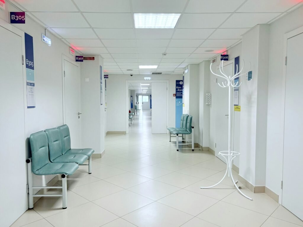 Skierowanie na cito, a zabieg dopiero w 2035 roku. Pacjentka z niesprawną ręką usłyszała termin i zaniemówiła Skierowanie na cito, a zabieg dopiero w 2035 roku. Pacjentka z niesprawną ręką usłyszała termin i zaniemówiła