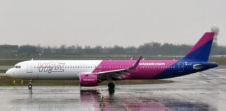 Bilet w nieznane z Warszawy. Wizz Air po raz pierwszy organizuje w Polsce lot niespodziankę, konkurs kończy się dziś