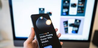 Zmieniasz bank? Bez jednego wniosku pieniądze z 800 plus mogą utknąć. ZUS przypomina o ważnej formalności Smartfon z otwartą aplikacją do płatności i bankowości