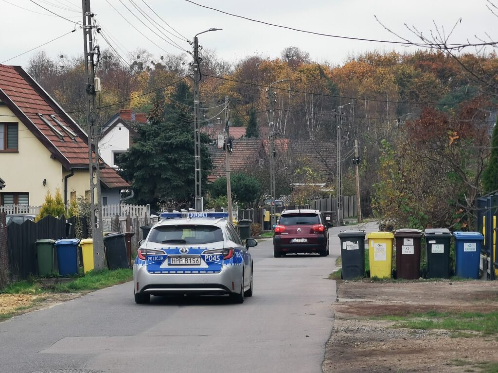 Plotki o „krwawym piątku” sparaliżowały szkoły. Policja po nocnej weryfikacji: nic nie wskazuje, by wyzwanie istniało Plotki o „krwawym piątku” sparaliżowały szkoły. Policja po nocnej weryfikacji: nic nie wskazuje, by wyzwanie istniało